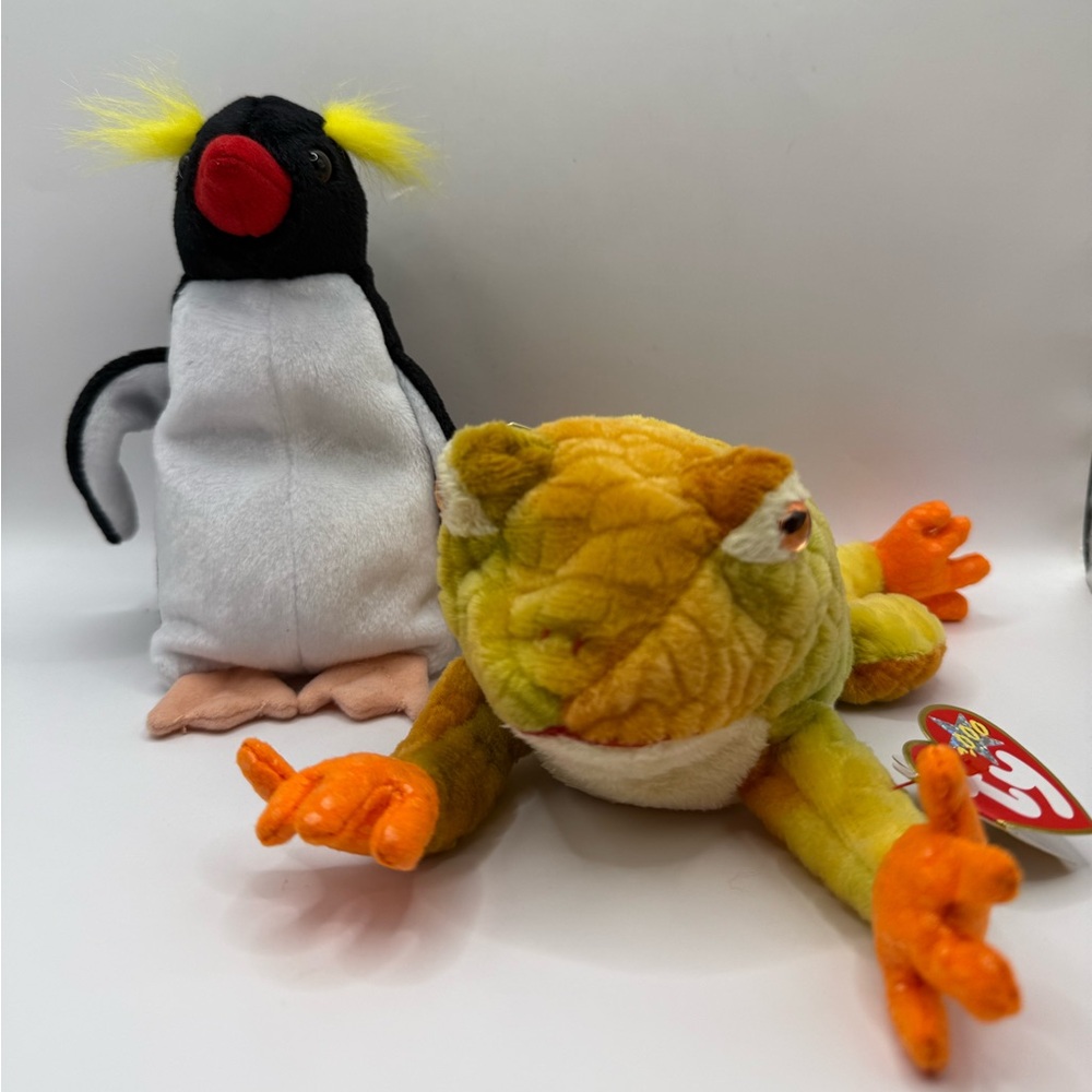 2 TY Beanie Babies (Frog & Penguin)